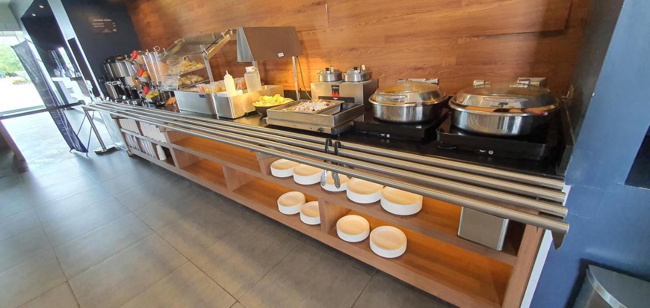 Microtel Inn & Suites By Wyndham San Luis Potosi Luaran gambar
