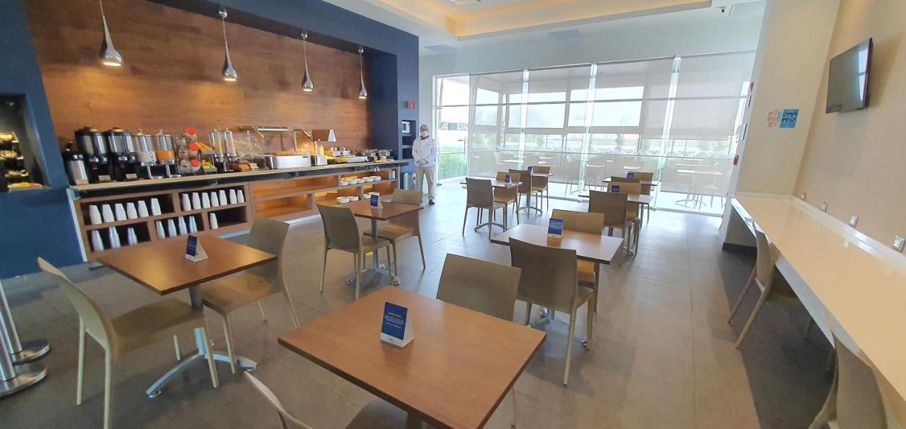 Microtel Inn & Suites By Wyndham San Luis Potosi Luaran gambar