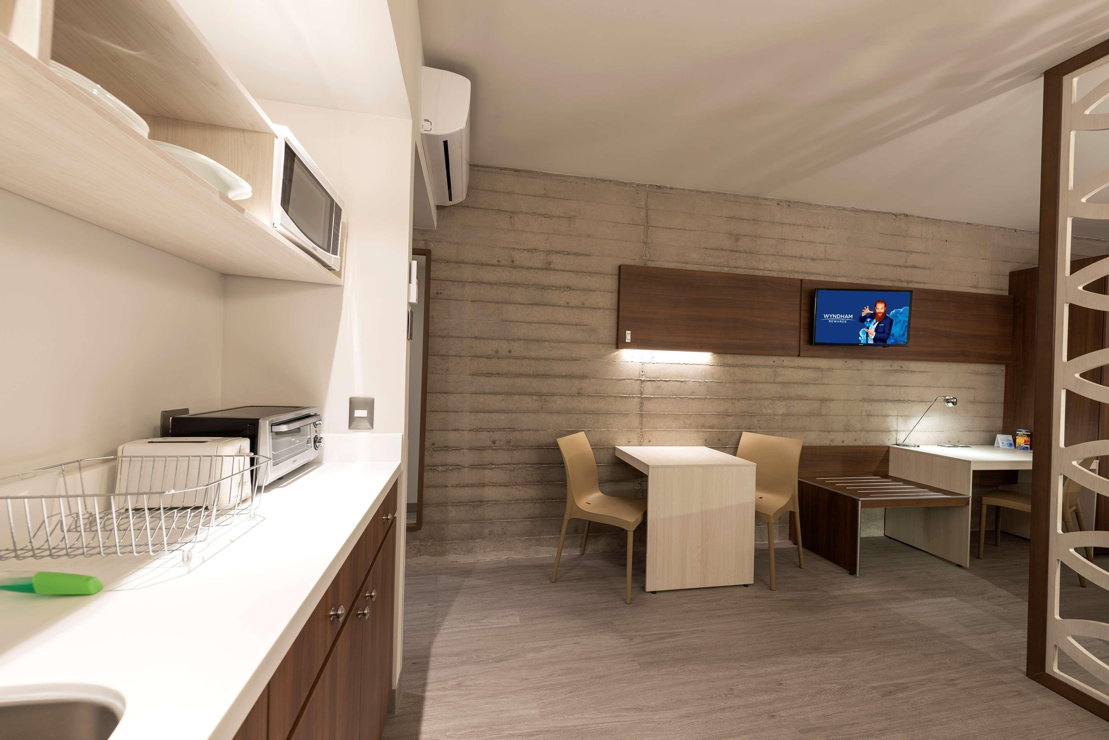 Microtel Inn & Suites By Wyndham San Luis Potosi Luaran gambar